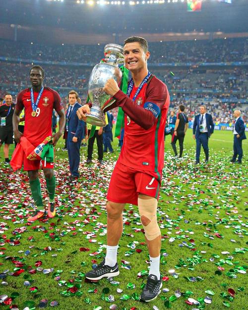 快船客场逆转活塞 双杀东部榜首