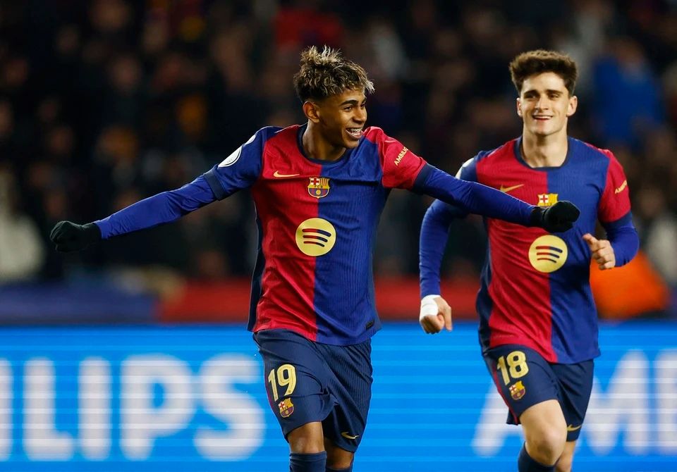 英超：曼联主场2-1逆转热刺