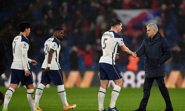 LPL比赛出现诡异事件，IG决胜局推基地时，直播间出现女性哭声