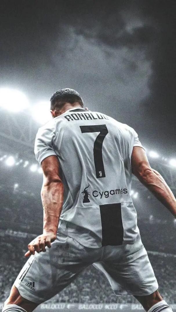 球员冲进场内袭击裁判 联赛通报禁赛5年