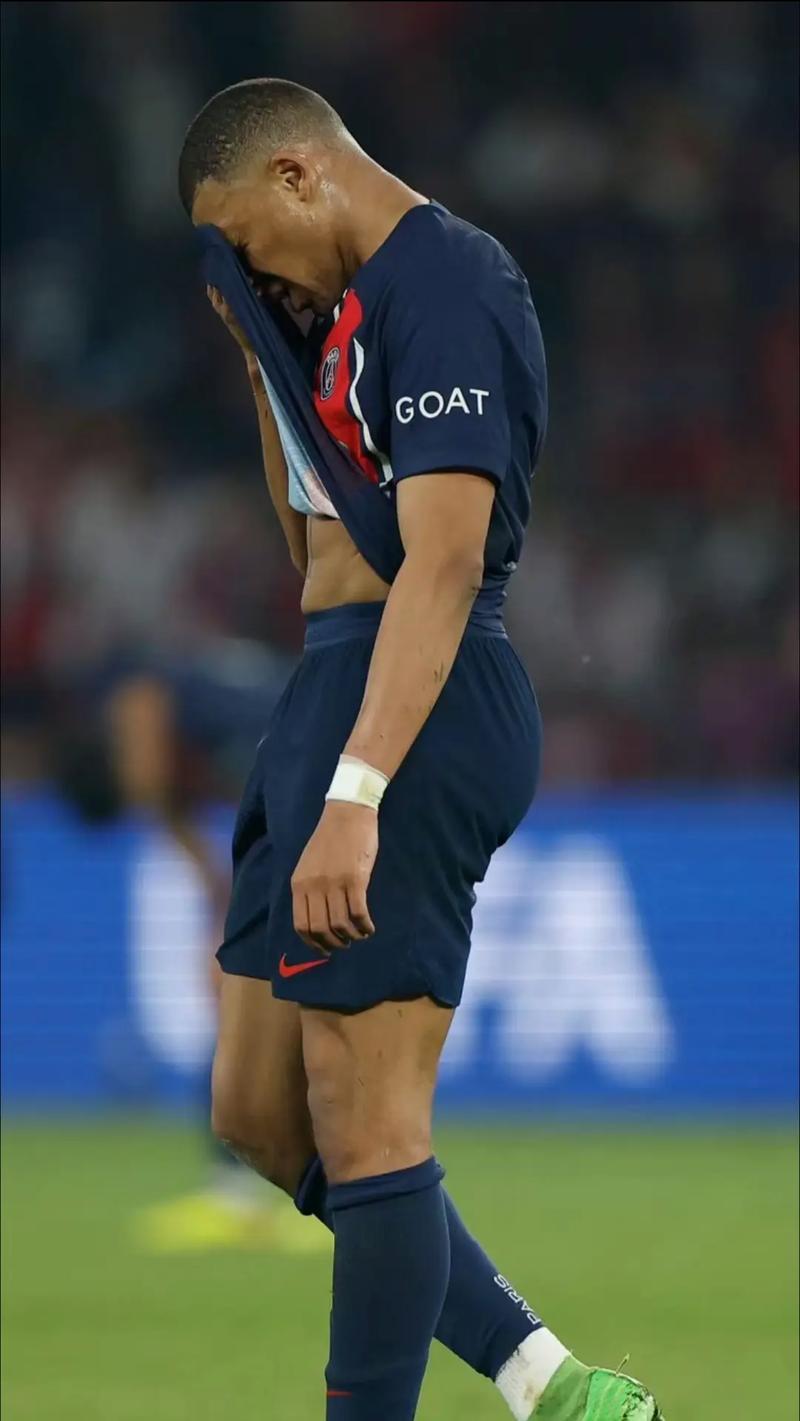 英超：曼联大胜阿森纳锁定榜首