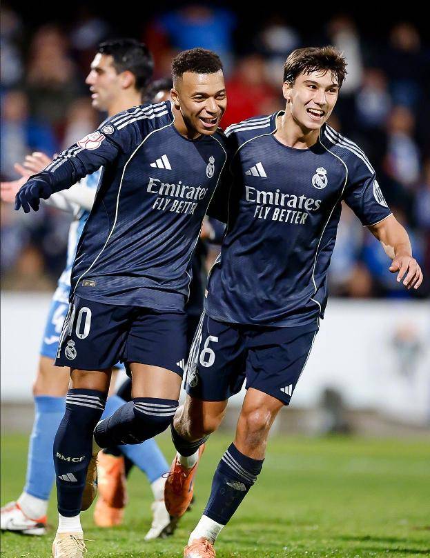 官方：阿森纳与女足主帅勒妮-斯莱杰斯完成续约